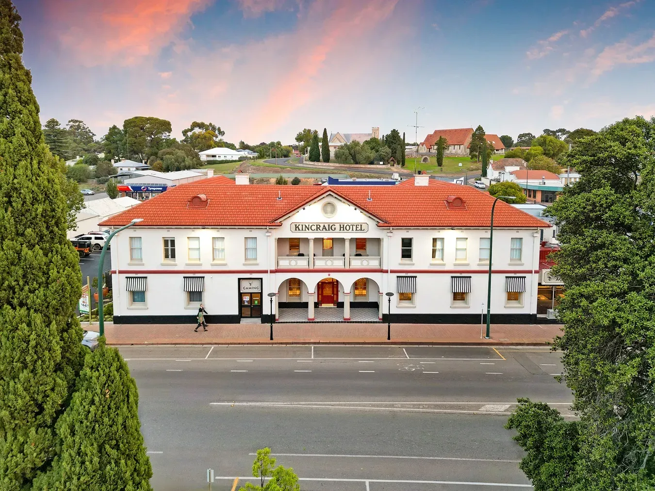 Casino-resort evening planned around a shared dinner